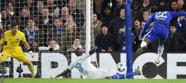 Willian scores Chelsea second goal against Porto