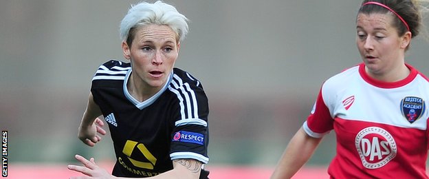 Jessica Fishlock of FFC Frankfurt (left) holds off Bristol's Christie Murray