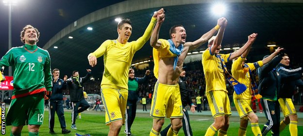 Ukraine celebrate their Euro 2016 play-off win over Slovenia